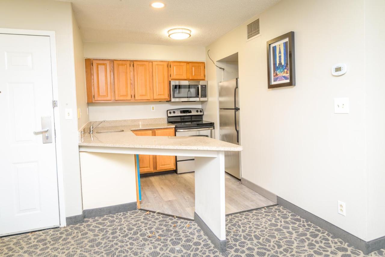 Philadelphia Suites At Airport - An Extended Stay Hotel Ngoại thất bức ảnh